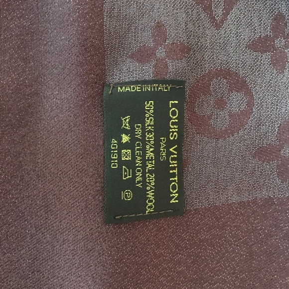 Louis Vuitton Monogram Shine Shawl - Picture 5 of 5